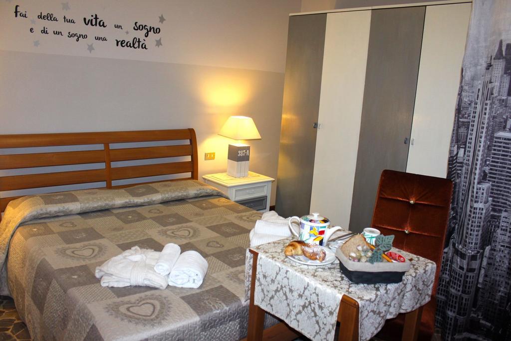 Antica Brianza Alloggi Bed & Breakfast Bergamo Phòng bức ảnh