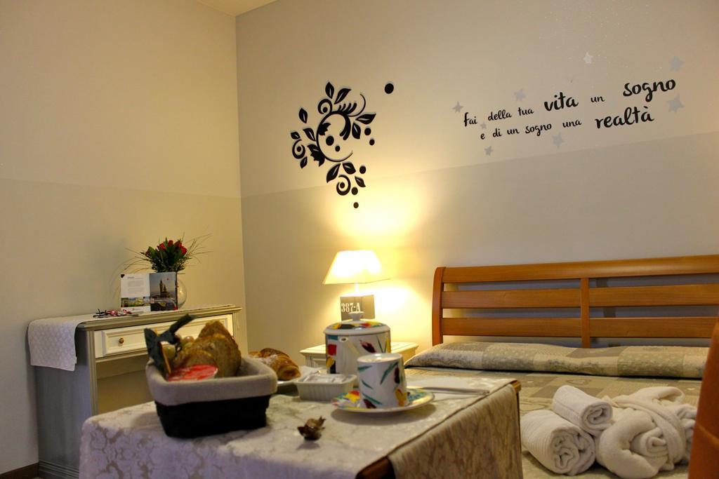 Antica Brianza Alloggi Bed & Breakfast Bergamo Phòng bức ảnh