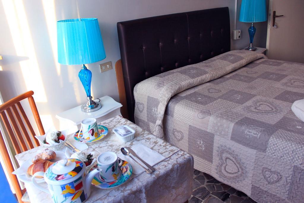 Antica Brianza Alloggi Bed & Breakfast Bergamo Phòng bức ảnh