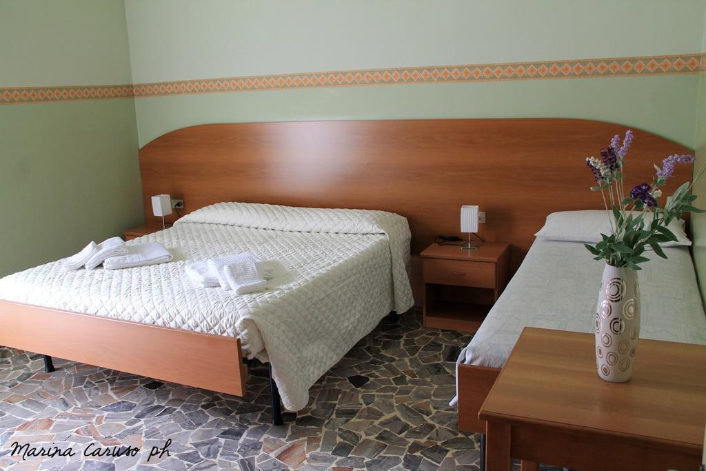 Antica Brianza Alloggi Bed & Breakfast Bergamo Phòng bức ảnh